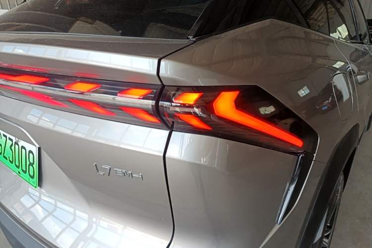 Used Geely Galaxy L7 2025 EM-i 115km Exploration+ Edition Right Rear Taillight