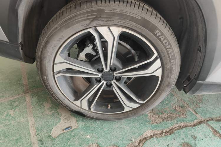 Used Geely Galaxy L7 2025 EM-i 115km Exploration+ Edition Right Rear Wheel Hub