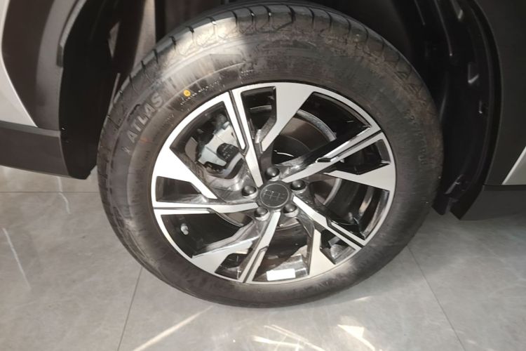 Used Geely Galaxy L7 2025 EM-i 115km Long-Range Version Right Rear Wheel Hub