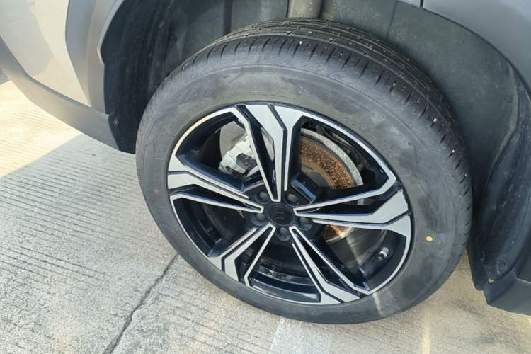 Used Geely Galaxy L7 2025 EM-i 115km Exploration+ Edition Right Rear Wheel Hub