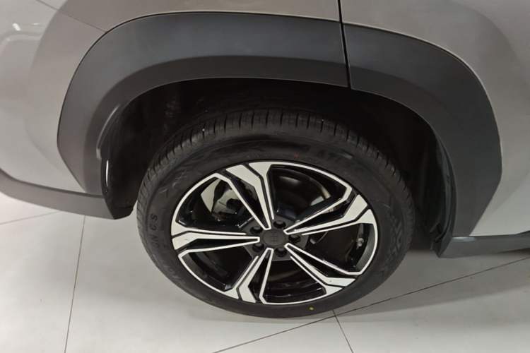 Used Geely Galaxy L7 2025 EM-i 115km Exploration+ Edition Right Rear Wheel Hub