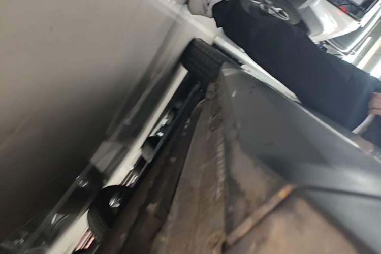Used Geely Galaxy L7 2025 EM-i 115km Exploration+ Edition Right Side Sill
