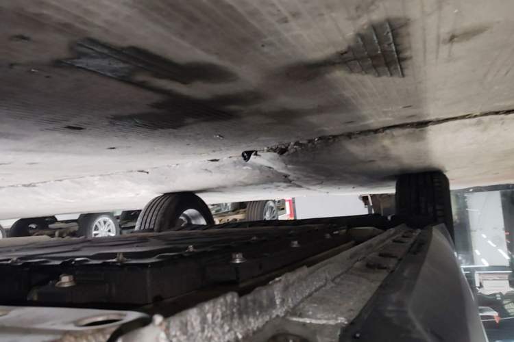 Used Geely Galaxy L7 2025 EM-i 115km Long-Range Version Right Side Sill