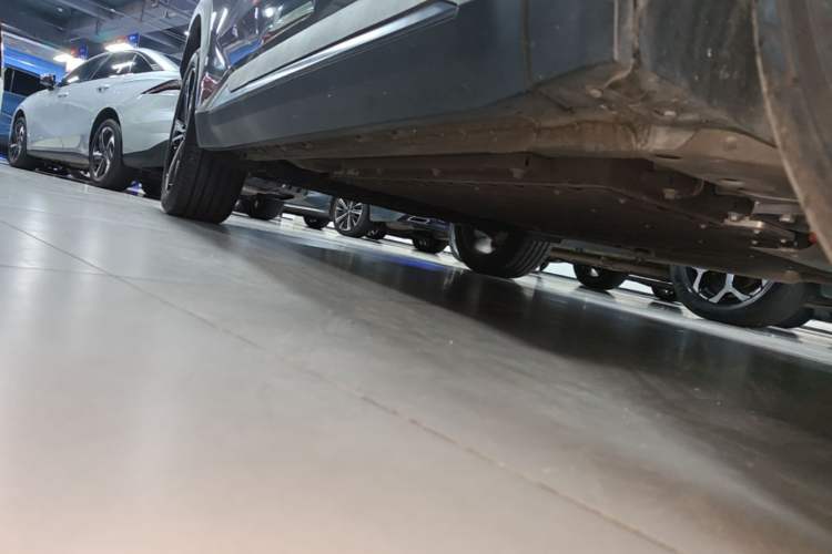 Used Geely Galaxy L7 2025 EM-i 115km Exploration+ Edition Right Side Sill