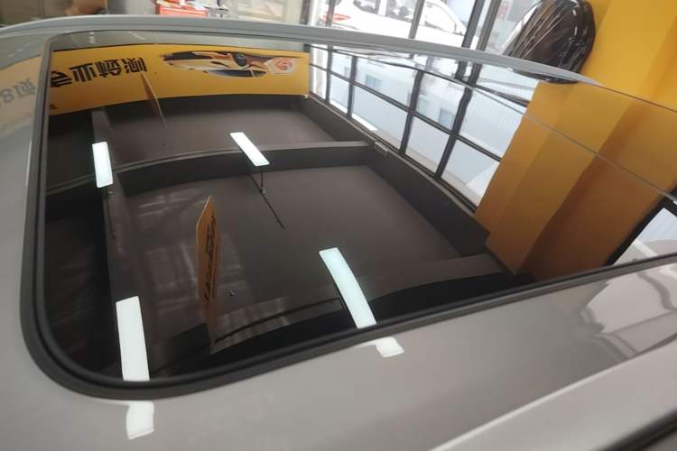 Used Geely Galaxy L7 2025 EM-i 115km Long-Range Version Roof