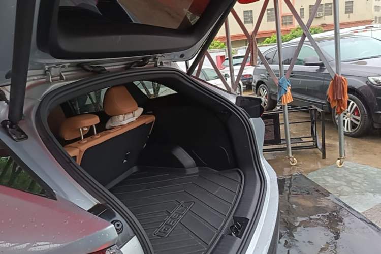 Used Geely Galaxy L7 2025 3DHT 115km Starship Edition Trunk