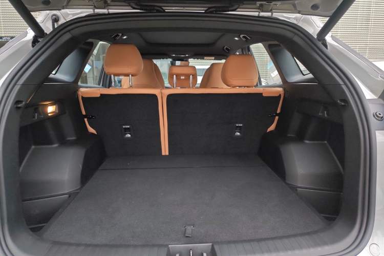 Used Geely Galaxy L7 2025 EM-i 115km Exploration+ Edition Trunk