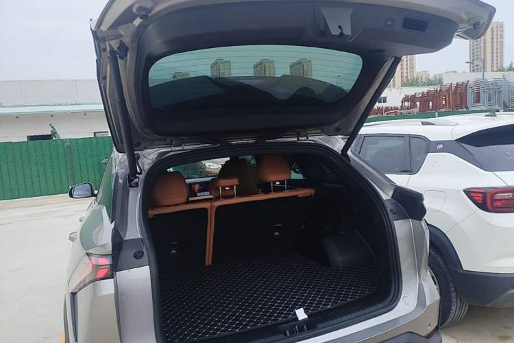 Used Geely Galaxy L7 2025 EM-i 115km Exploration+ Edition Trunk