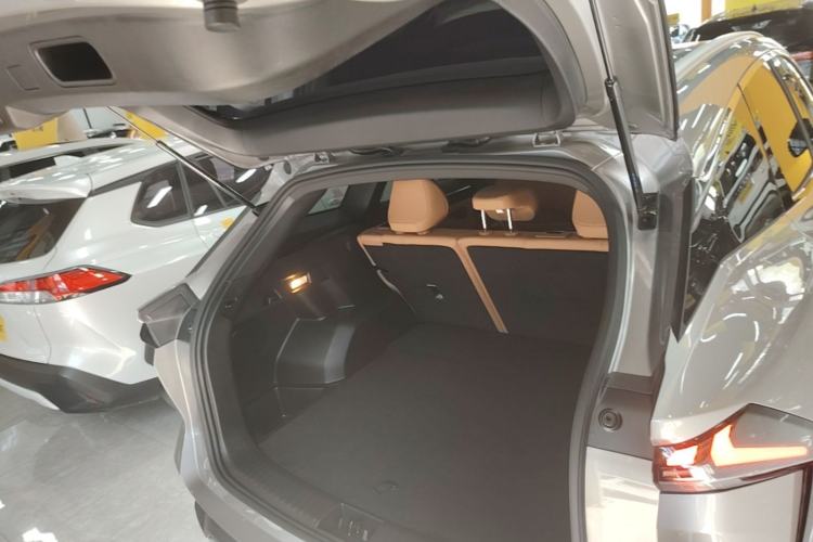 Used Geely Galaxy L7 2025 EM-i 115km Long-Range Version Trunk