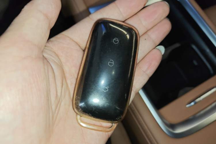 Used Geely Galaxy L7 2025 EM-i 115km Exploration+ Edition Vehicle Key