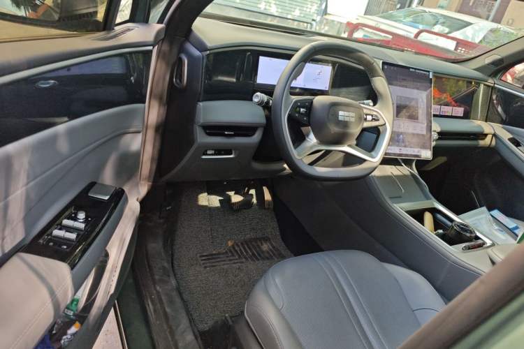 Used Geely Galaxy L7 2025 EM-i 115km Exploration+ Edition Driver Seat