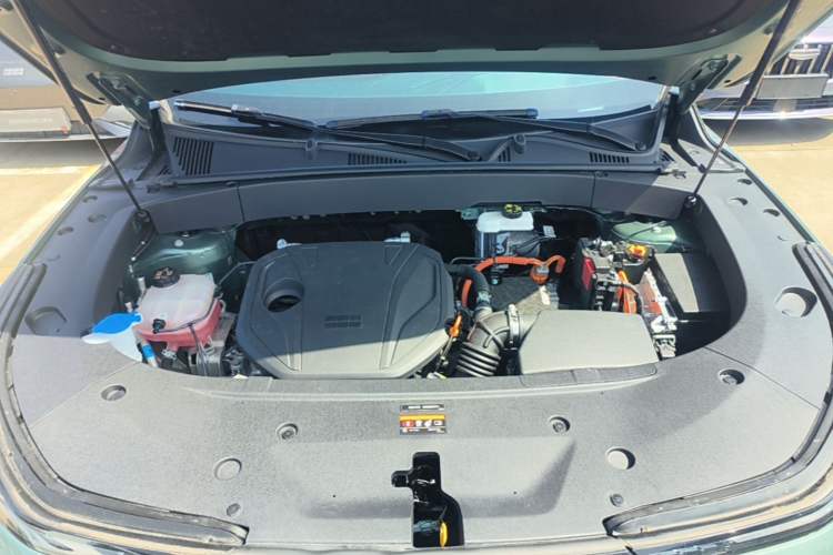 Used Geely Galaxy L7 2025 EM-i 115km Exploration+ Edition Engine Bay
