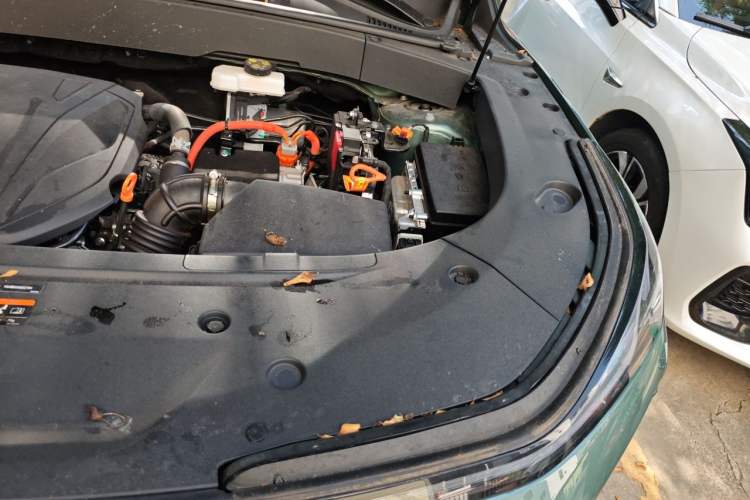 Used Geely Galaxy L7 2025 EM-i 115km Exploration+ Edition Engine Bay Left