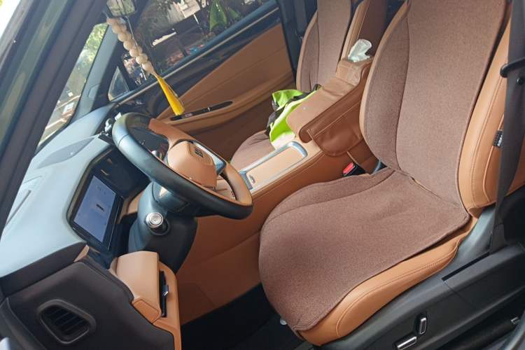 Used Geely Galaxy L7 2025 EM-i 115km Exploration Edition Left Front Seat