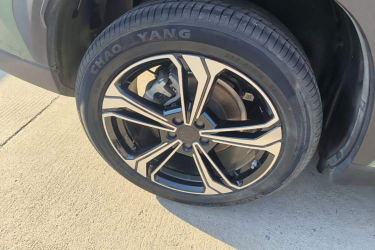 Used Geely Galaxy L7 2025 EM-i 115km Exploration+ Edition Right Rear Wheel Hub