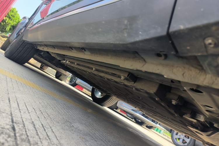 Used Geely Galaxy L7 2025 EM-i 115km Exploration+ Edition Right Side Sill