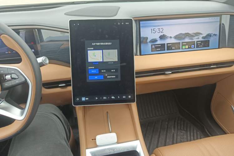 Used Geely Galaxy L7 2025 EM-i 115km Exploration+ Edition Audio And AC Panel