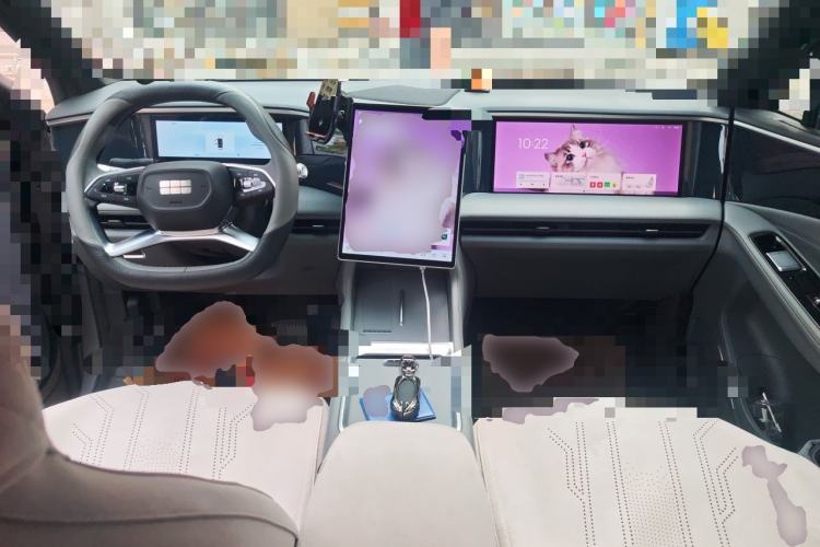 Used Geely Galaxy L7 2025 EM-i 115km Exploration Edition Center Console