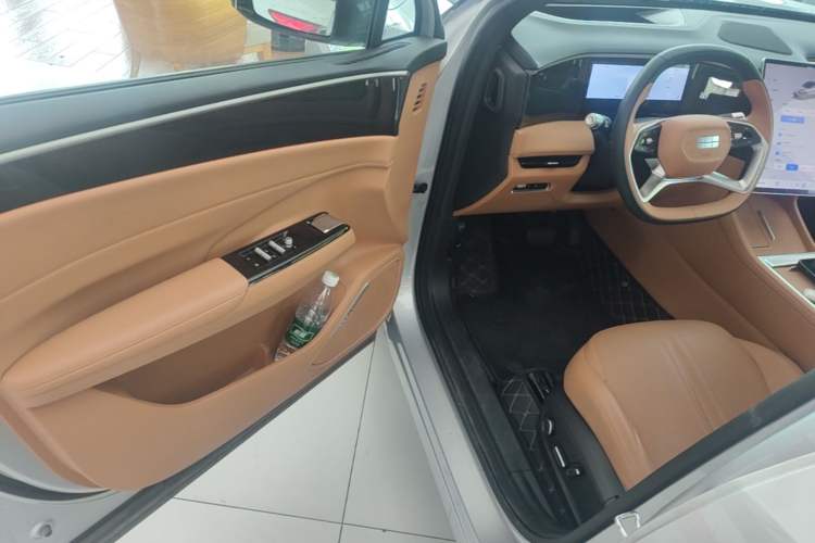 Used Geely Galaxy L7 2025 EM-i 115km Exploration+ Edition Driver Seat