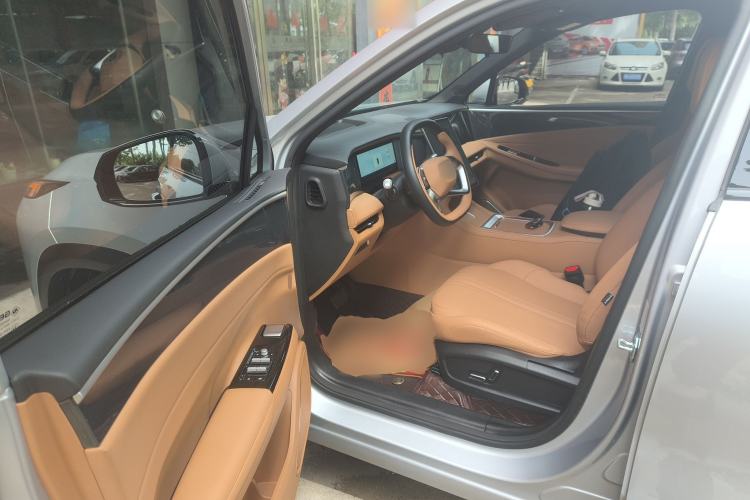 Used Geely Galaxy L7 2025 EM-i 115km Long-Range Version Driver Seat