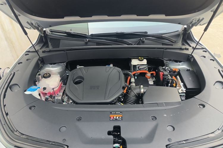 Used Geely Galaxy L7 2025 EM-i 115km Exploration+ Edition Engine Bay