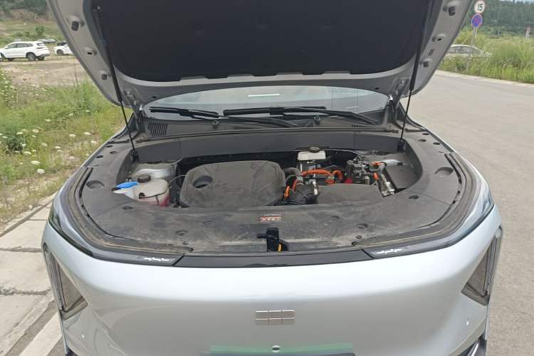Used Geely Galaxy L7 2025 EM-i 115km Exploration+ Edition Engine Bay
