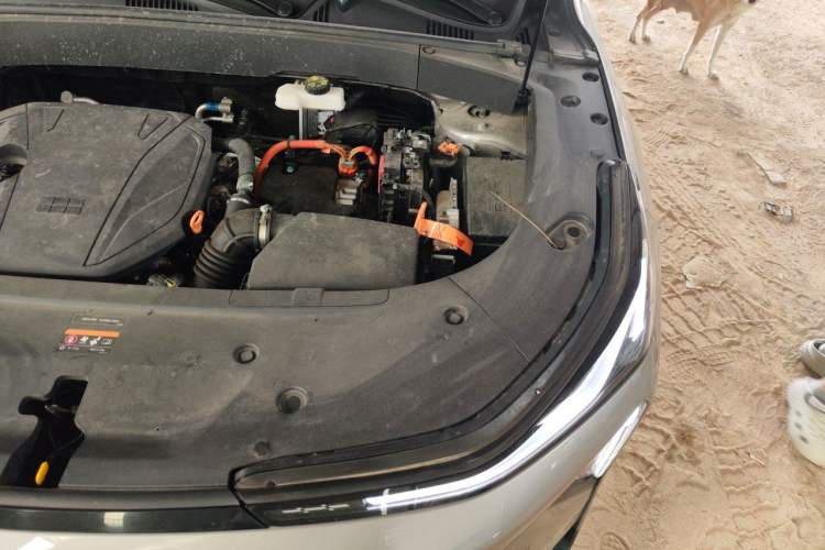 Used Geely Galaxy L7 2025 EM-i 115km Exploration Edition Engine Bay Left