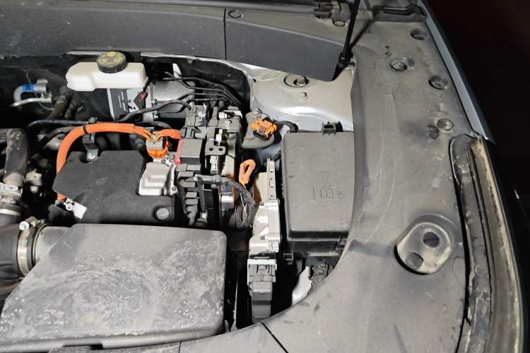 Used Geely Galaxy L7 2025 EM-i 115km Exploration+ Edition Engine Bay Left