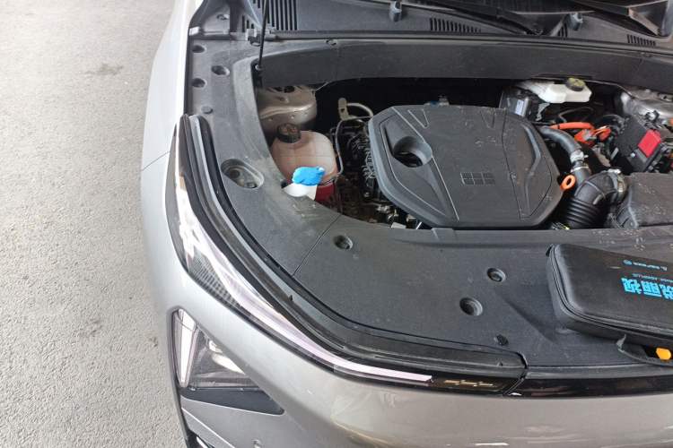 Used Geely Galaxy L7 2025 EM-i 115km Exploration Edition Engine Bay Right