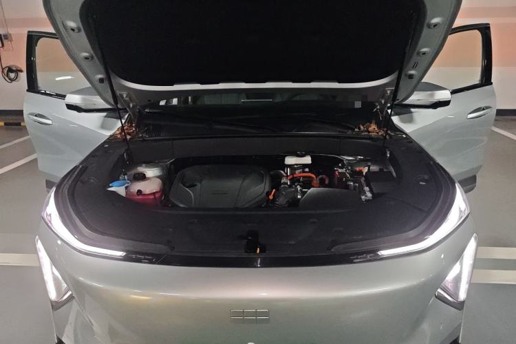 Used Geely Galaxy L7 2025 EM-i 115km Long-Range Version Engine Bay
