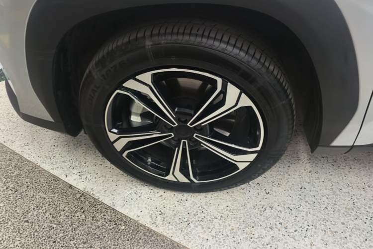 Used Geely Galaxy L7 2025 EM-i 115km Exploration+ Edition Exterior 2