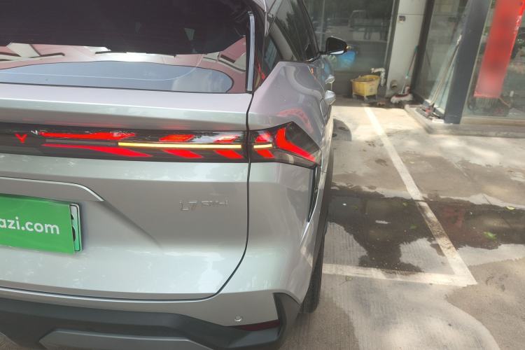 Used Geely Galaxy L7 2025 EM-i 115km Long-Range Version Exterior 3