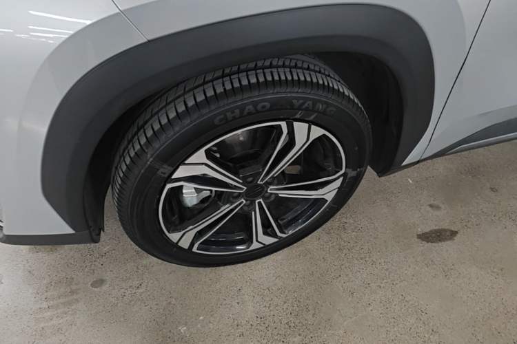 Used Geely Galaxy L7 2025 EM-i 115km Exploration+ Edition Exterior 4