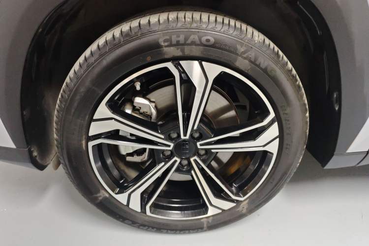 Used Geely Galaxy L7 2025 EM-i 115km Exploration+ Edition Exterior 4