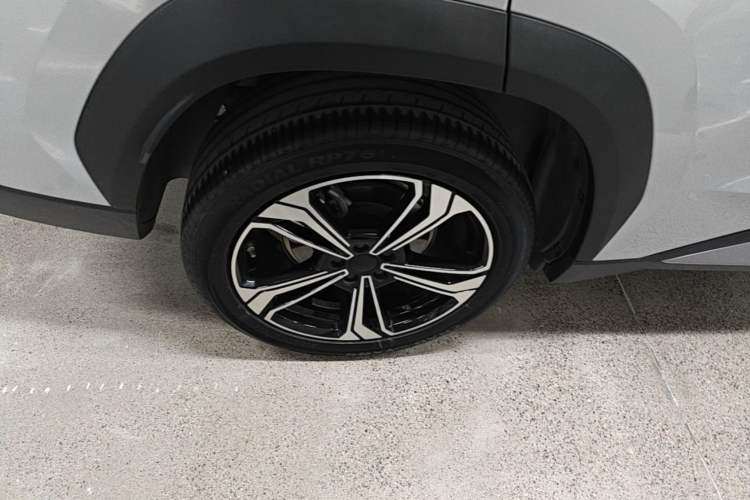 Used Geely Galaxy L7 2025 EM-i 115km Exploration+ Edition Exterior 5