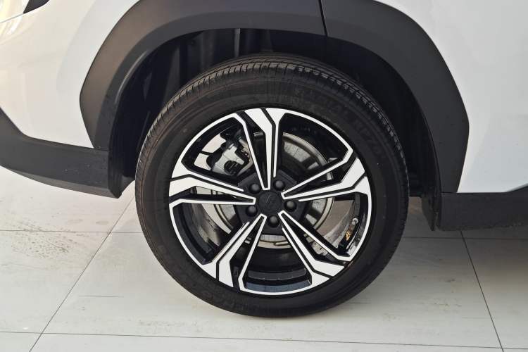 Used Geely Galaxy L7 2025 EM-i 115km Exploration+ Edition Exterior 8