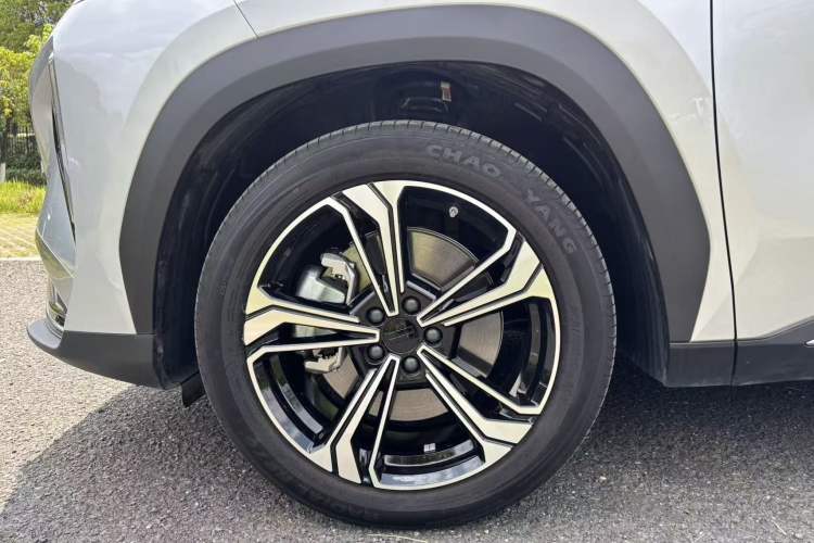Used Geely Galaxy L7 2025 EM-i 115km Exploration+ Edition Exterior 9