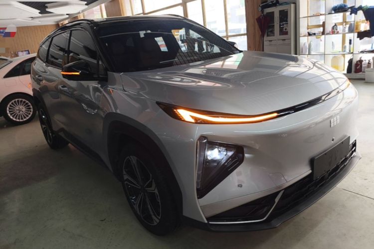 Used Geely Galaxy L7 2025 EM-i 115km Exploration+ Edition Front Right 45 Deg