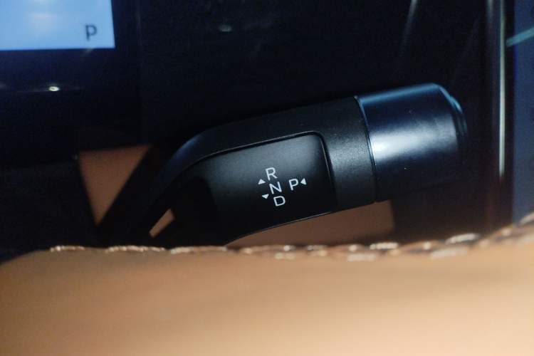 Used Geely Galaxy L7 2025 EM-i 115km Exploration+ Edition Gear Lever