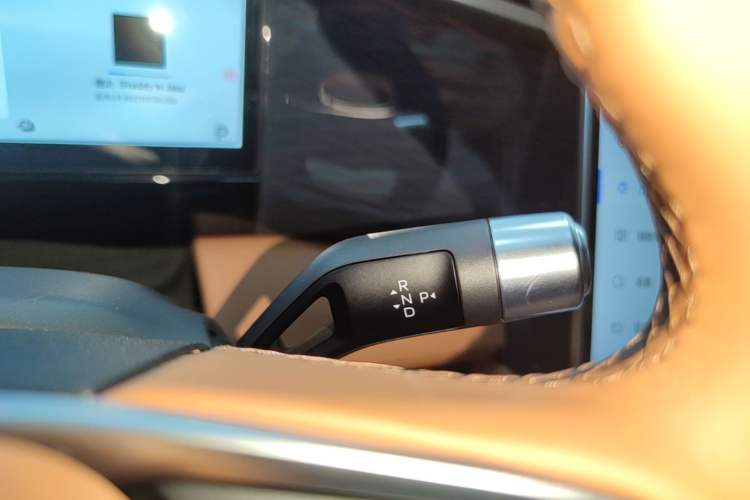 Used Geely Galaxy L7 2025 EM-i 115km Exploration+ Edition Gear Lever