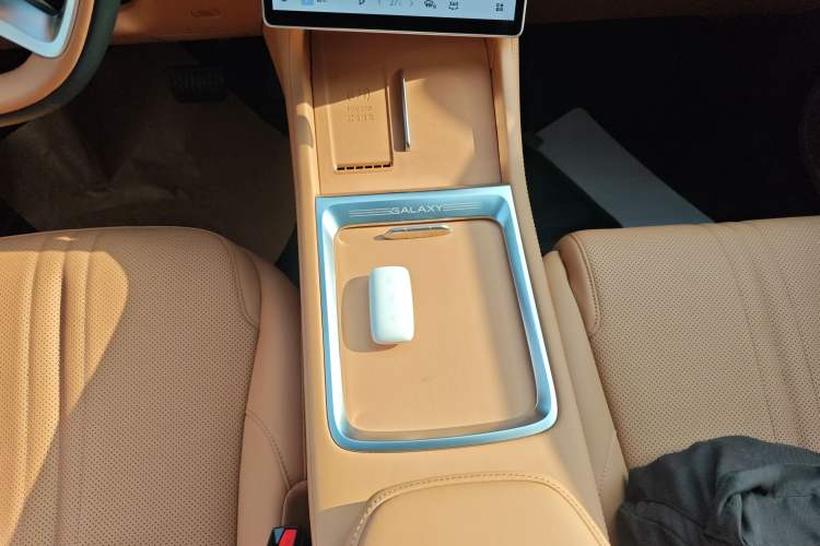 Used Geely Galaxy L7 2025 EM-i 115km Exploration+ Edition Gear Lever