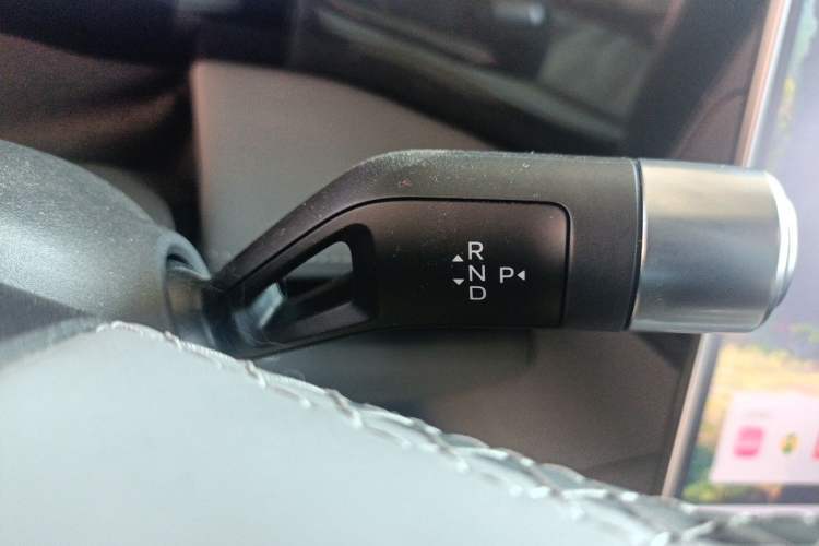 Used Geely Galaxy L7 2025 EM-i 115km Exploration Edition Gear Lever