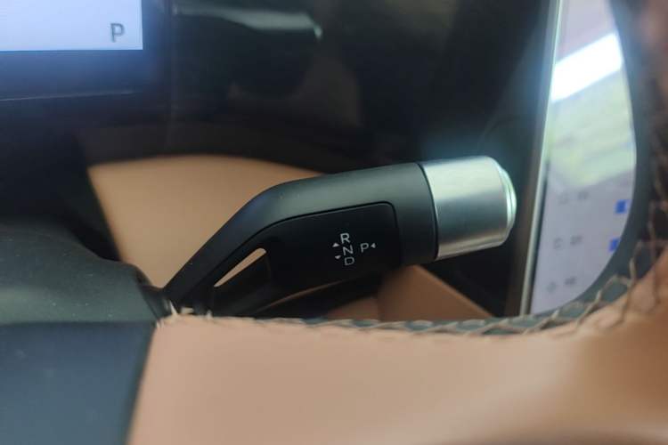Used Geely Galaxy L7 2025 EM-i 115km Exploration+ Edition Gear Lever