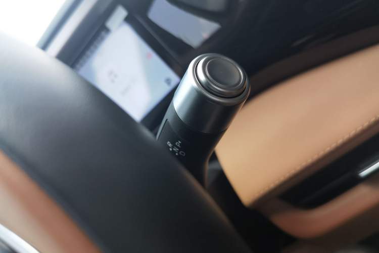 Used Geely Galaxy L7 2025 EM-i 115km Exploration+ Edition Gear Lever