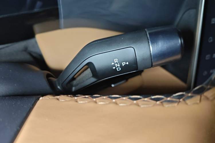 Used Geely Galaxy L7 2025 EM-i 115km Exploration+ Edition Gear Lever
