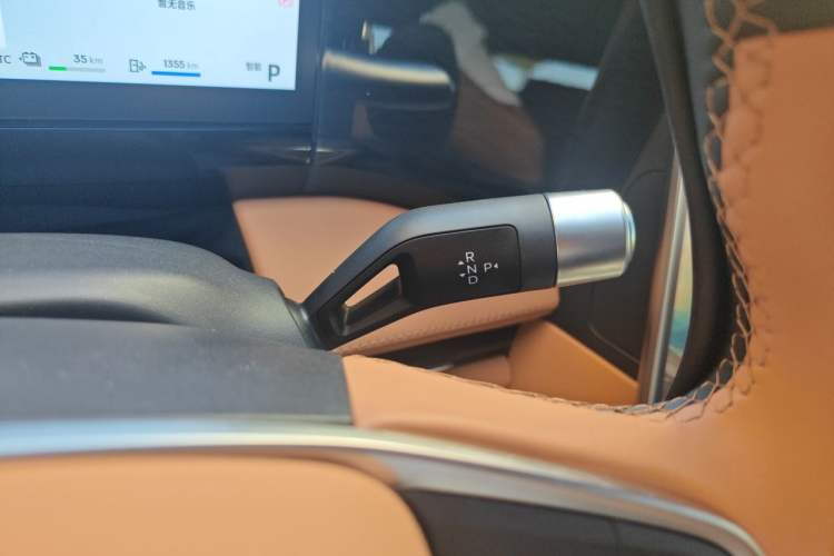 Used Geely Galaxy L7 2025 EM-i 115km Exploration Edition Gear Lever