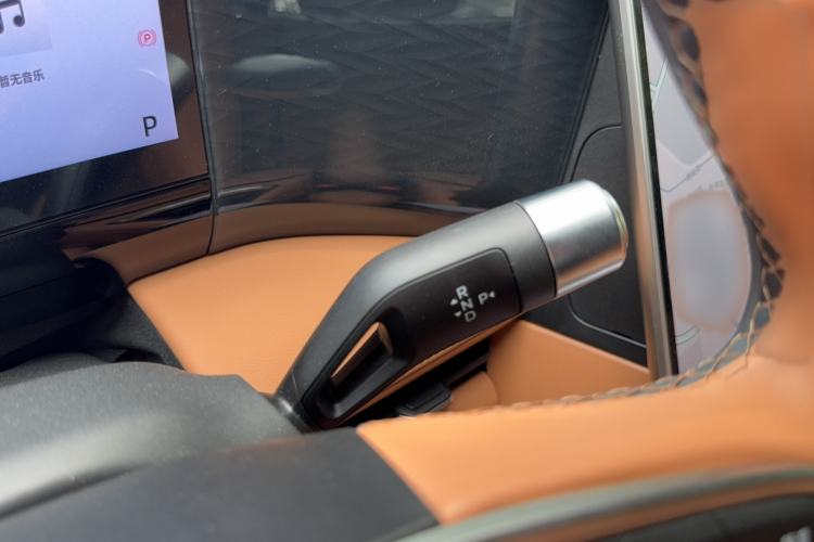 Used Geely Galaxy L7 2025 EM-i 115km Exploration+ Edition Gear Lever
