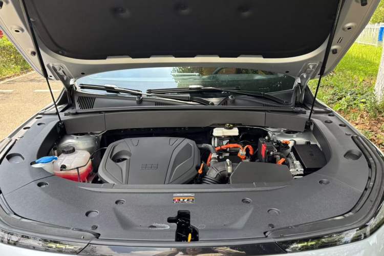 Used Geely Galaxy L7 2025 EM-i 115km Exploration+ Edition Interior 10