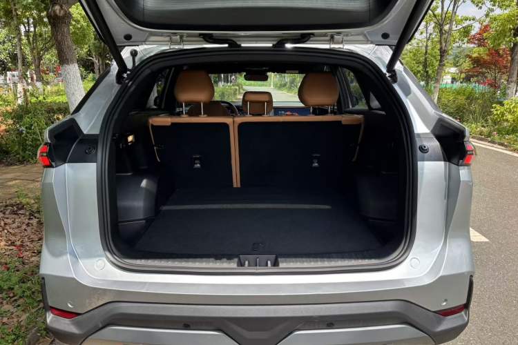 Used Geely Galaxy L7 2025 EM-i 115km Exploration+ Edition Interior 11