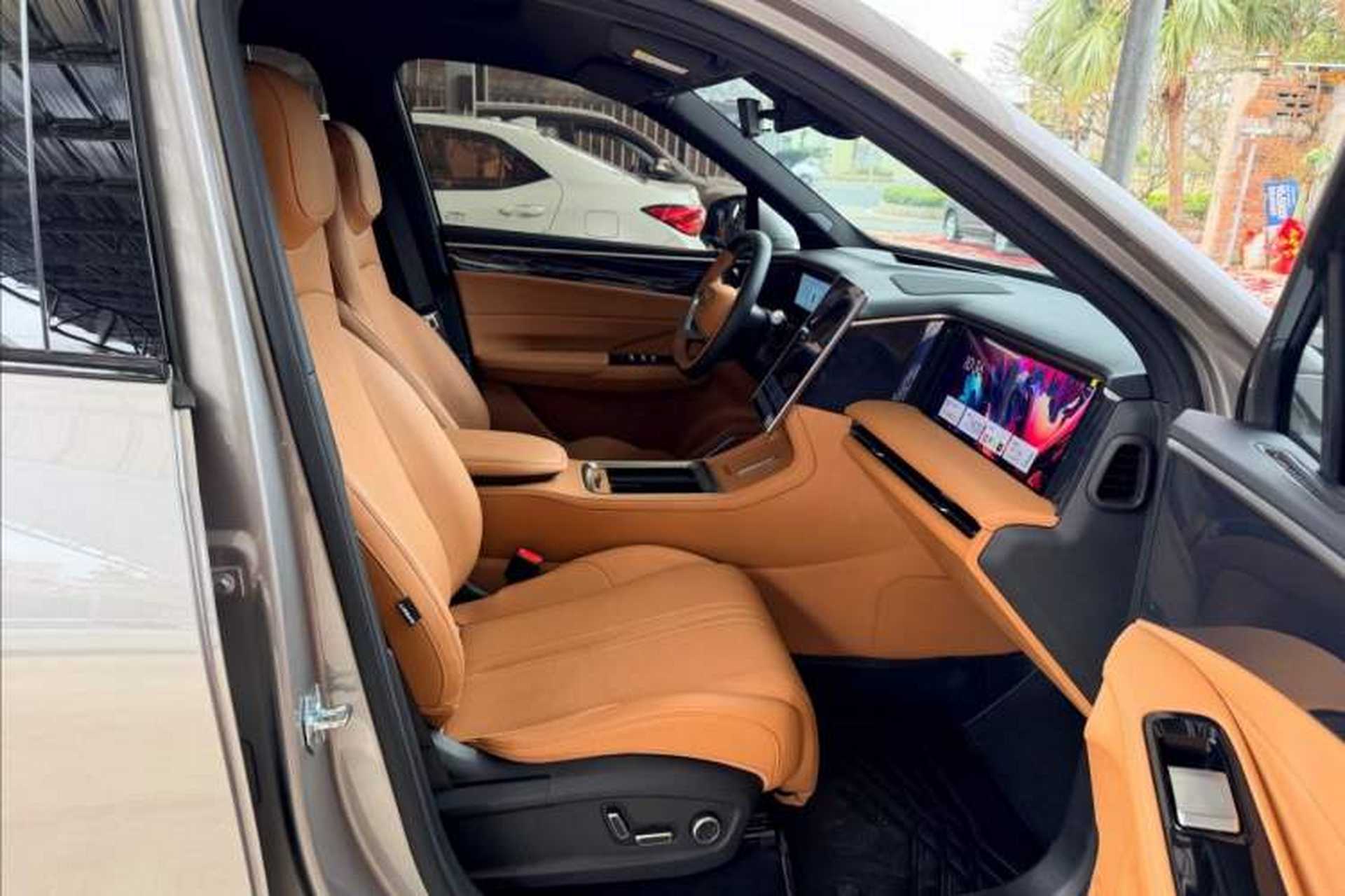 Used Geely Galaxy L7 2025 EM-i 115km Exploration+ Edition Interior 7